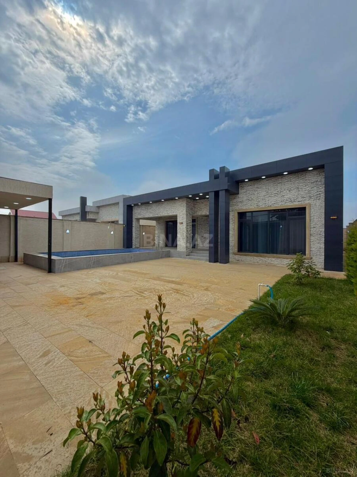 Satılır 4 otaqlı həyət evi 170 m²