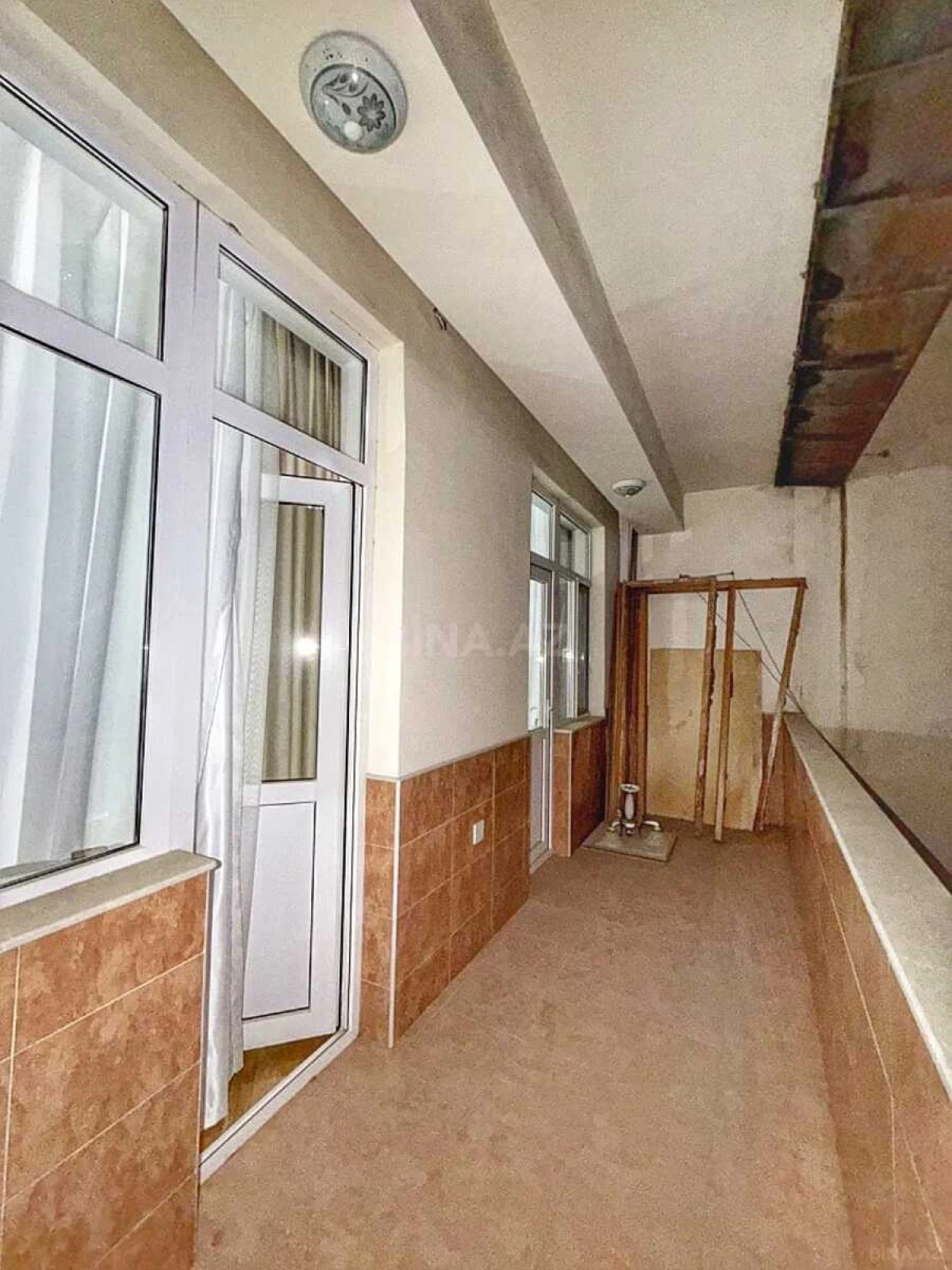 Satılır 4 otaqlı mənzil 155 m²