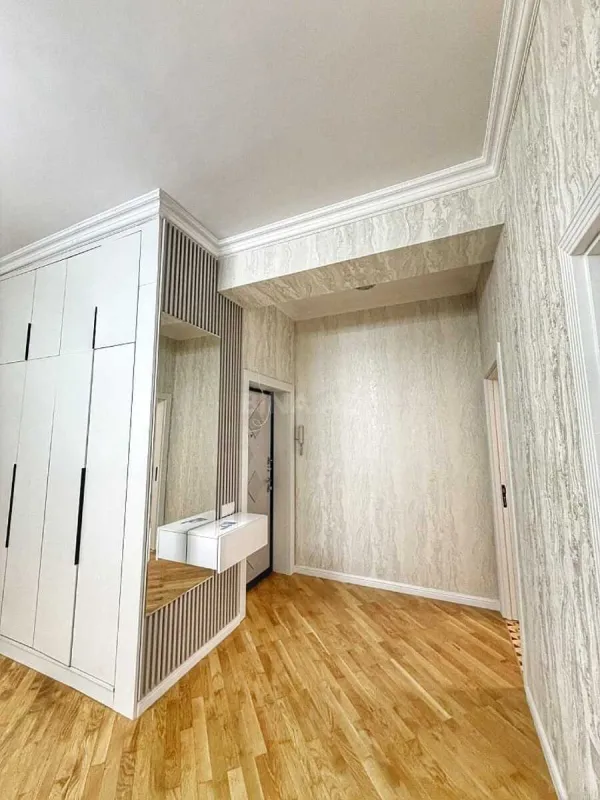 Satılır 4 otaqlı mənzil 155 m²