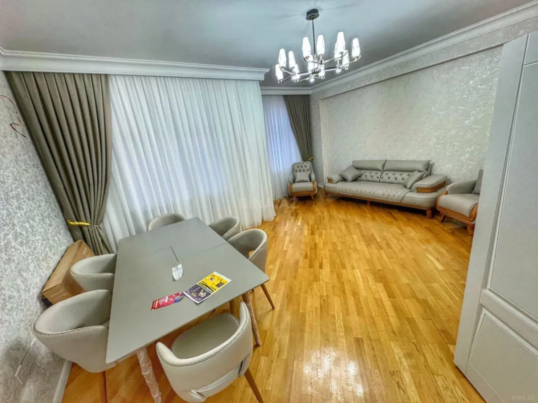 Satılır 4 otaqlı mənzil 155 m²