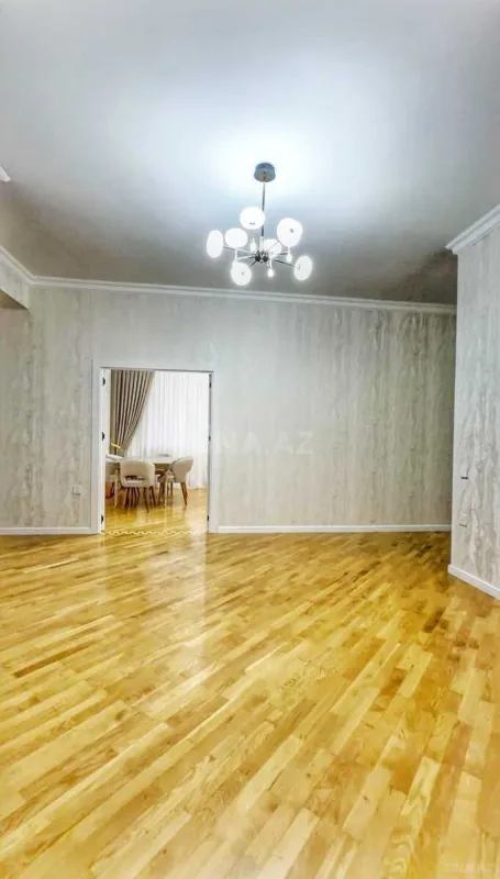 Satılır 4 otaqlı mənzil 155 m²