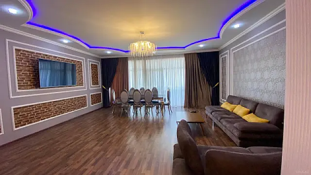 Satılır 5 otaqlı mənzil 330 m² — Bakı 5 otaq 330.00 m²