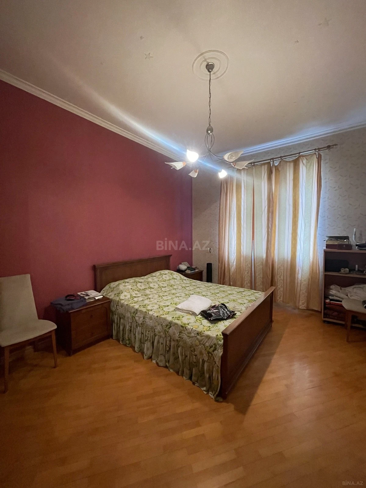 Satılır 6 otaqlı mənzil 220 m²