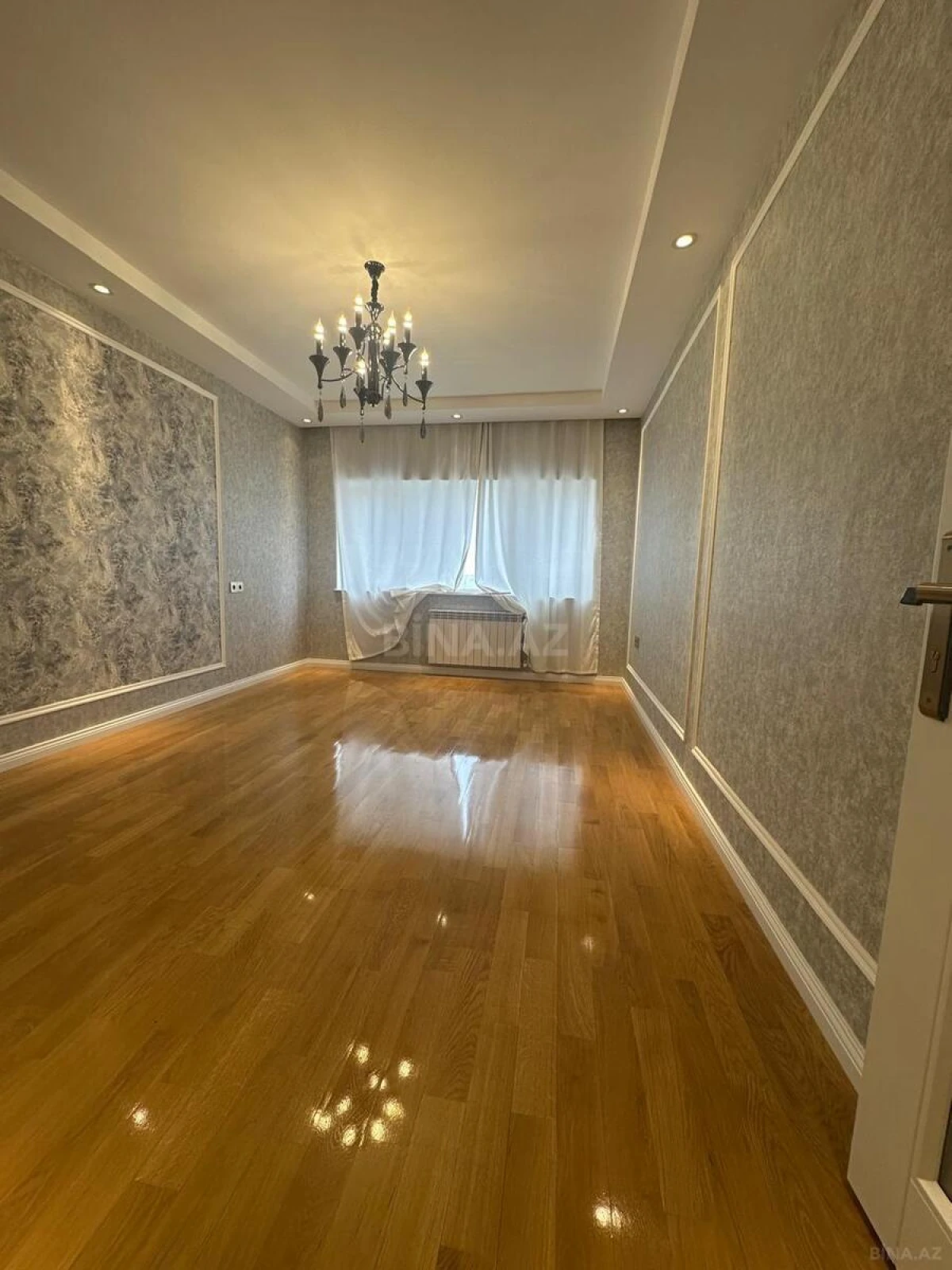 Satılır 3 otaqlı mənzil 95 m²