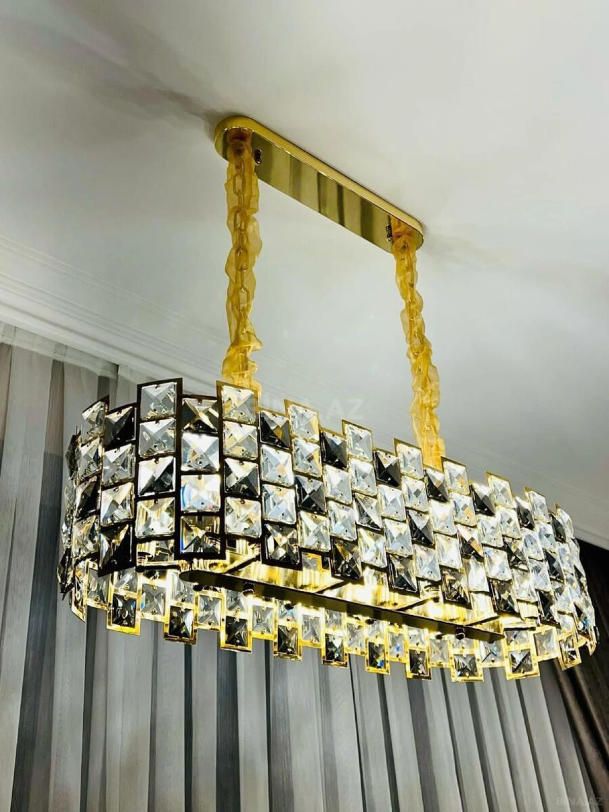 Satılır 4 otaqlı mənzil 140 m²