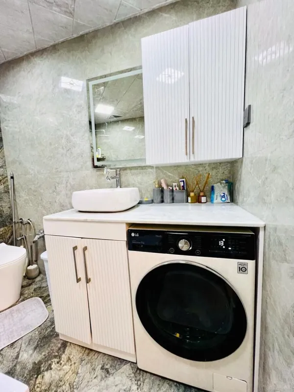 Satılır 4 otaqlı mənzil 140 m²