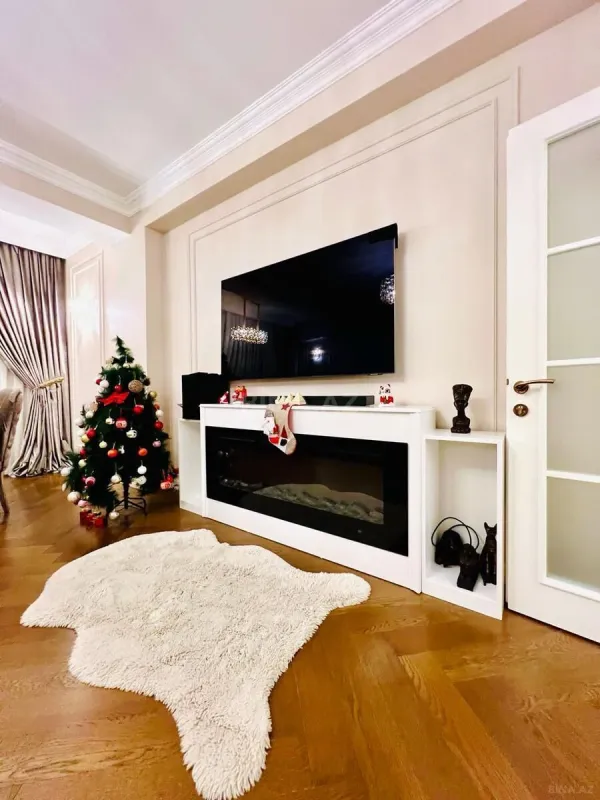 Satılır 4 otaqlı mənzil 140 m²