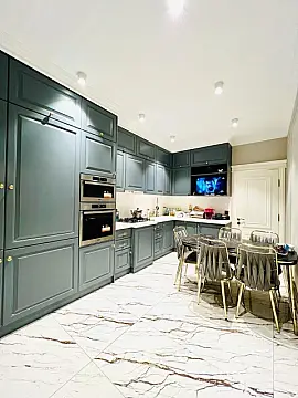 Satılır 4 otaqlı mənzil 140 m²