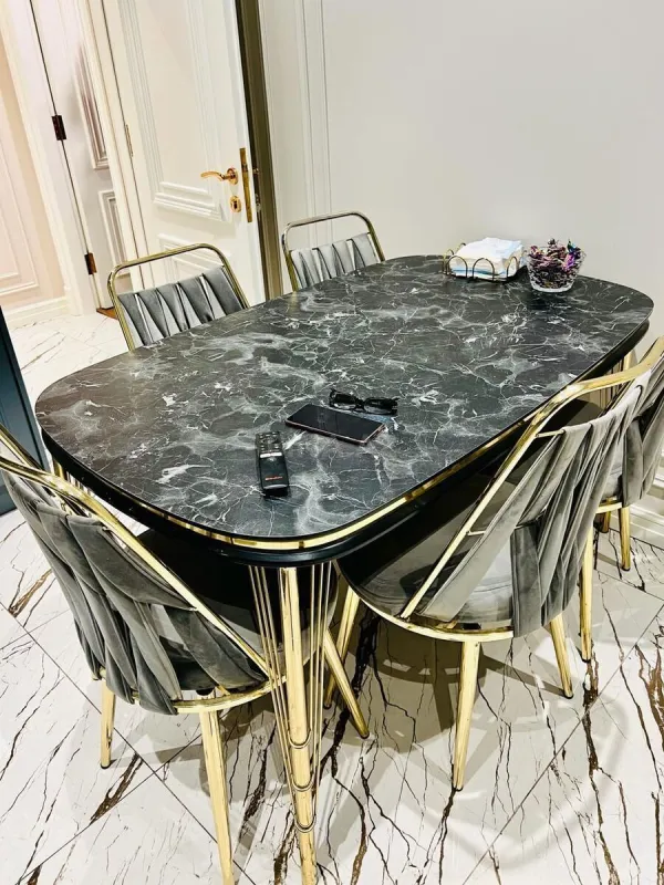 Satılır 4 otaqlı mənzil 140 m²