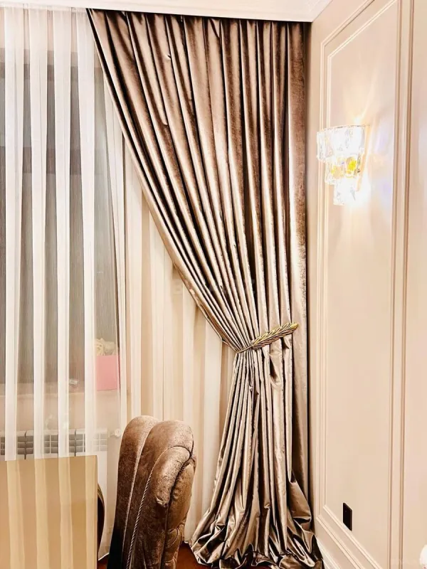 Satılır 4 otaqlı mənzil 140 m²