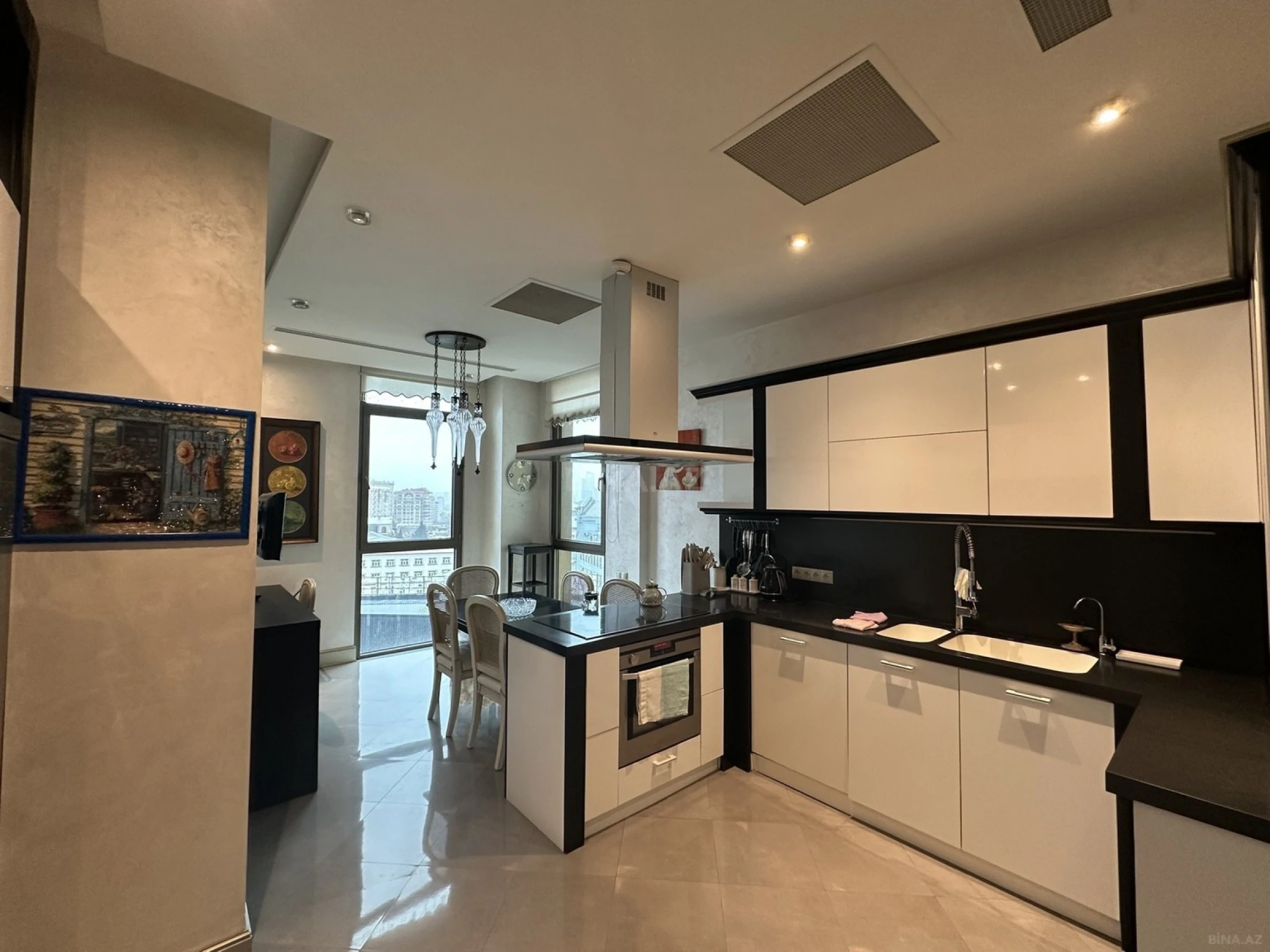 Kirayə verilir 3 otaqlı mənzil 170 m²