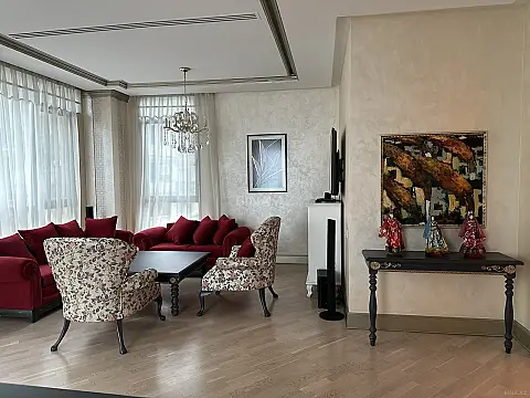 Kirayə verilir 3 otaqlı mənzil 170 m²