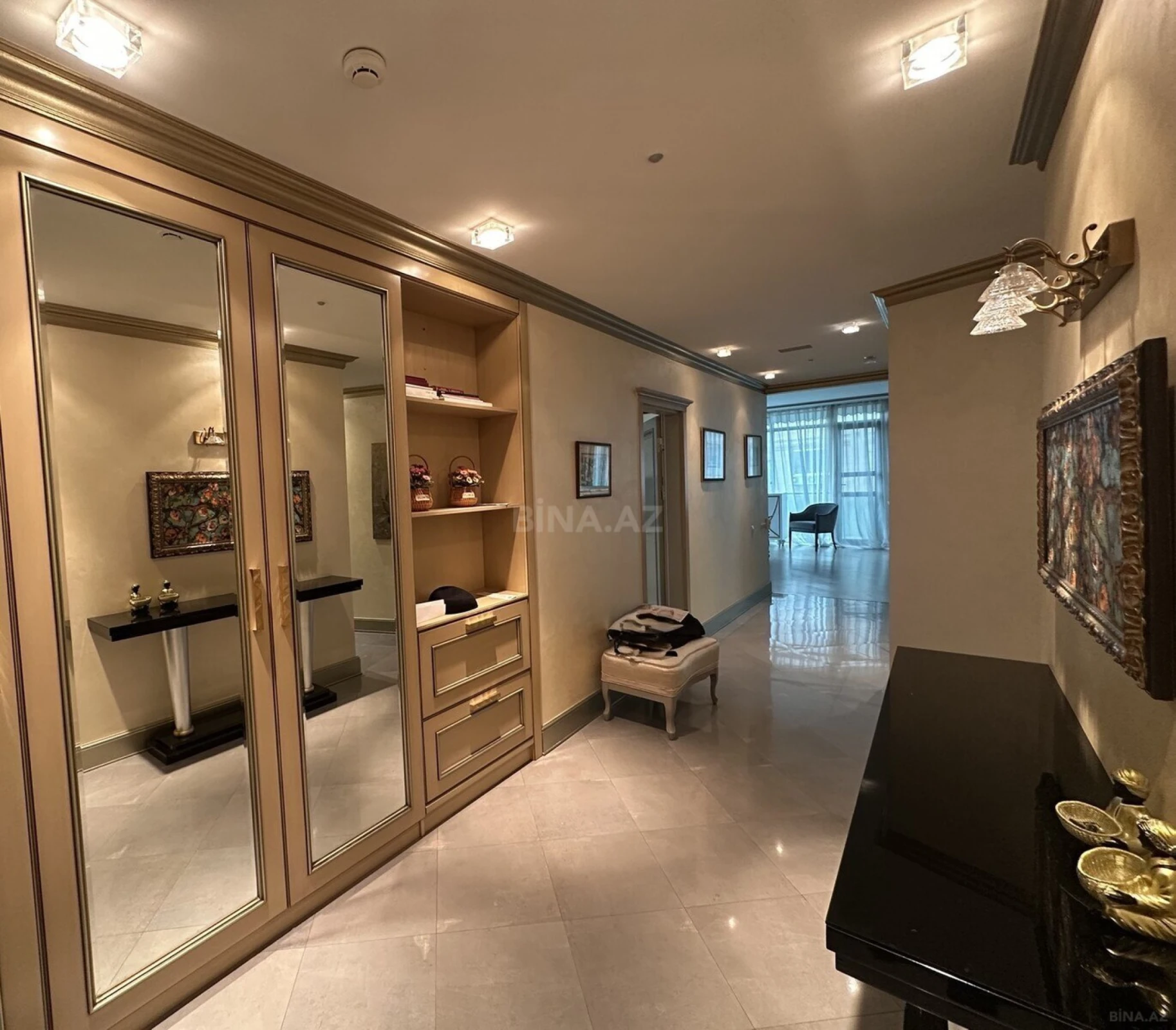 Kirayə verilir 3 otaqlı mənzil 170 m²