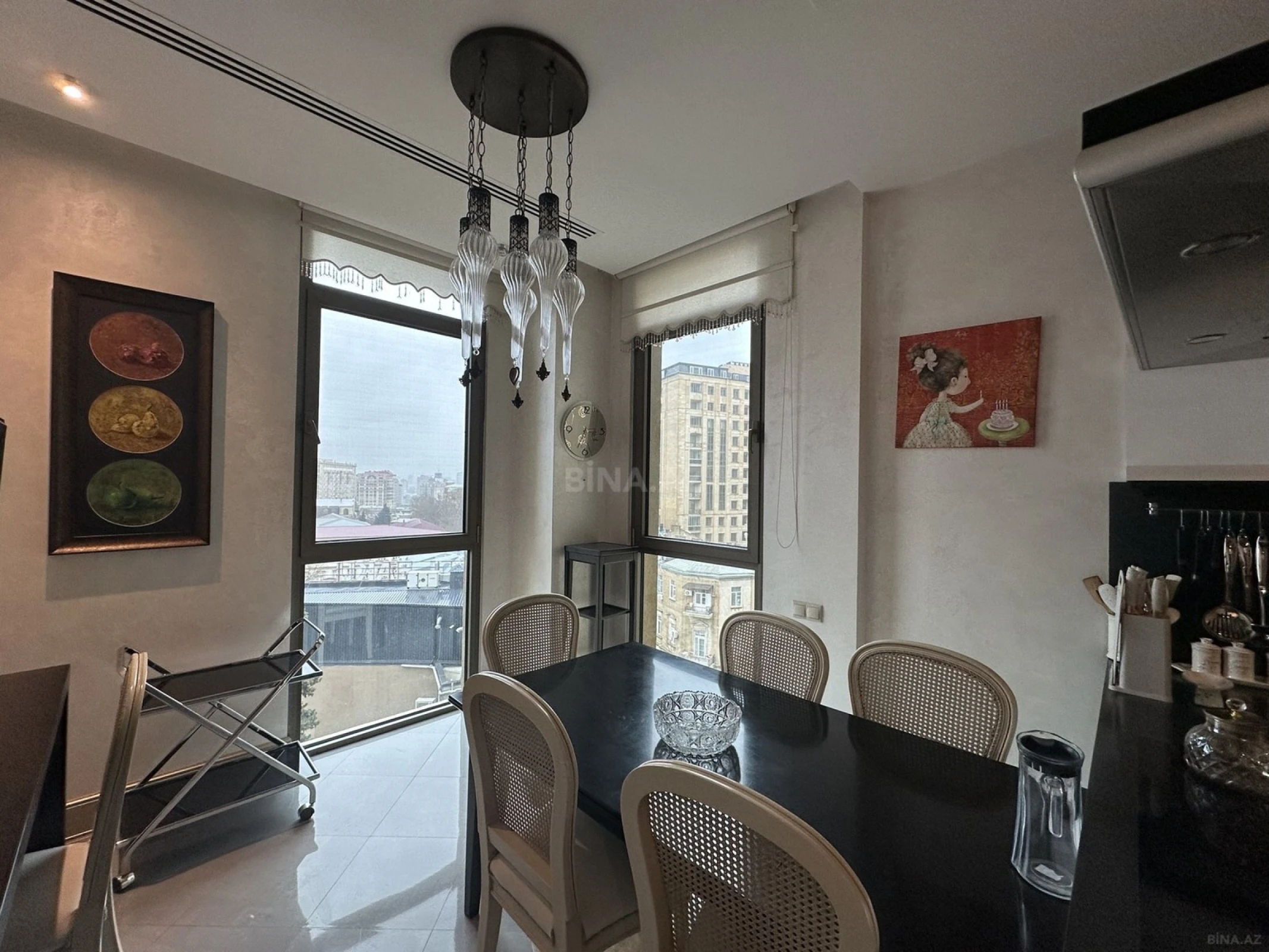 Kirayə verilir 3 otaqlı mənzil 170 m²