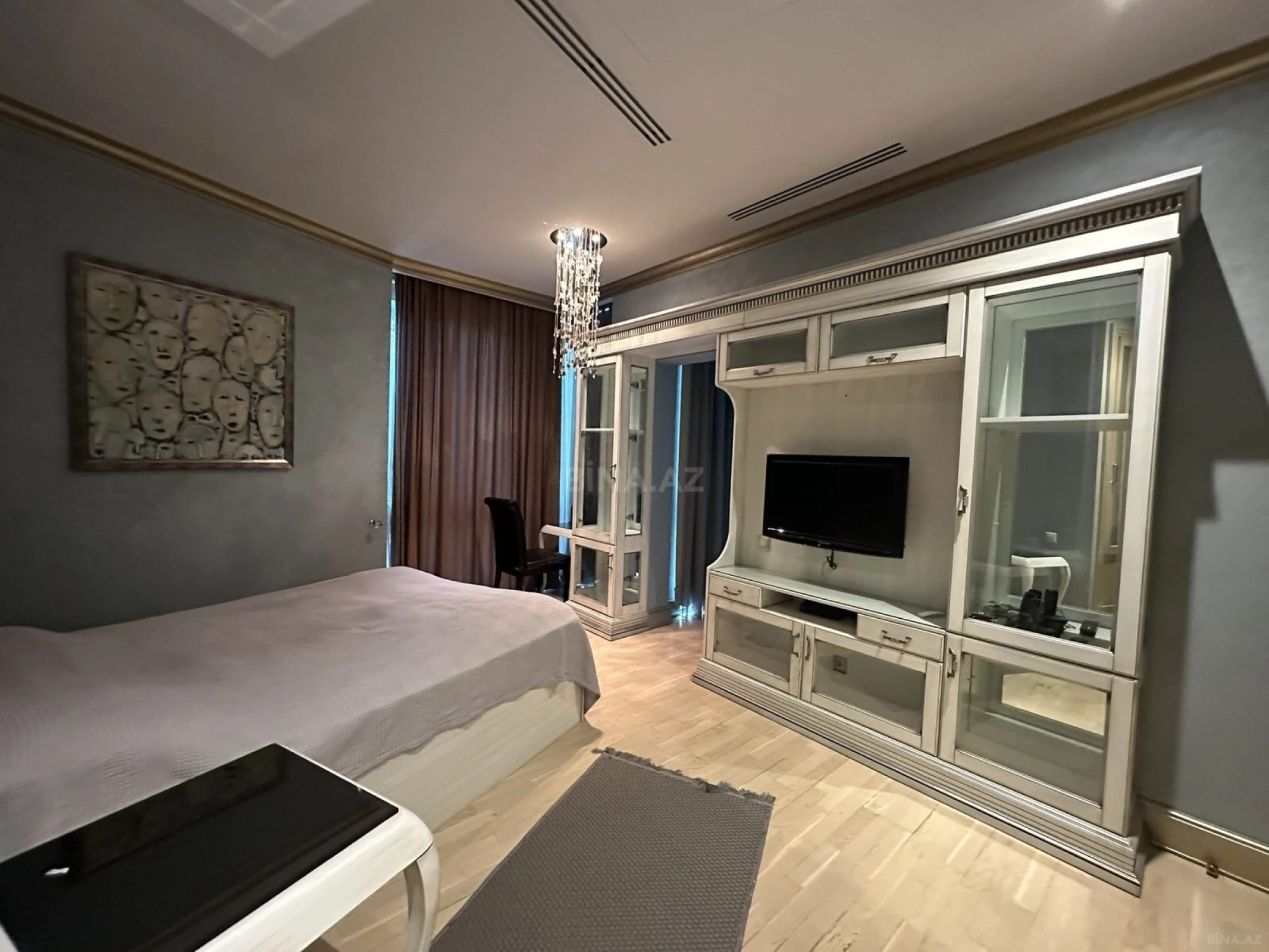 Kirayə verilir 3 otaqlı mənzil 170 m²