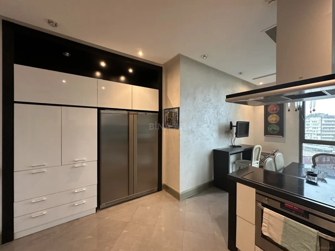 Kirayə verilir 3 otaqlı mənzil 170 m²