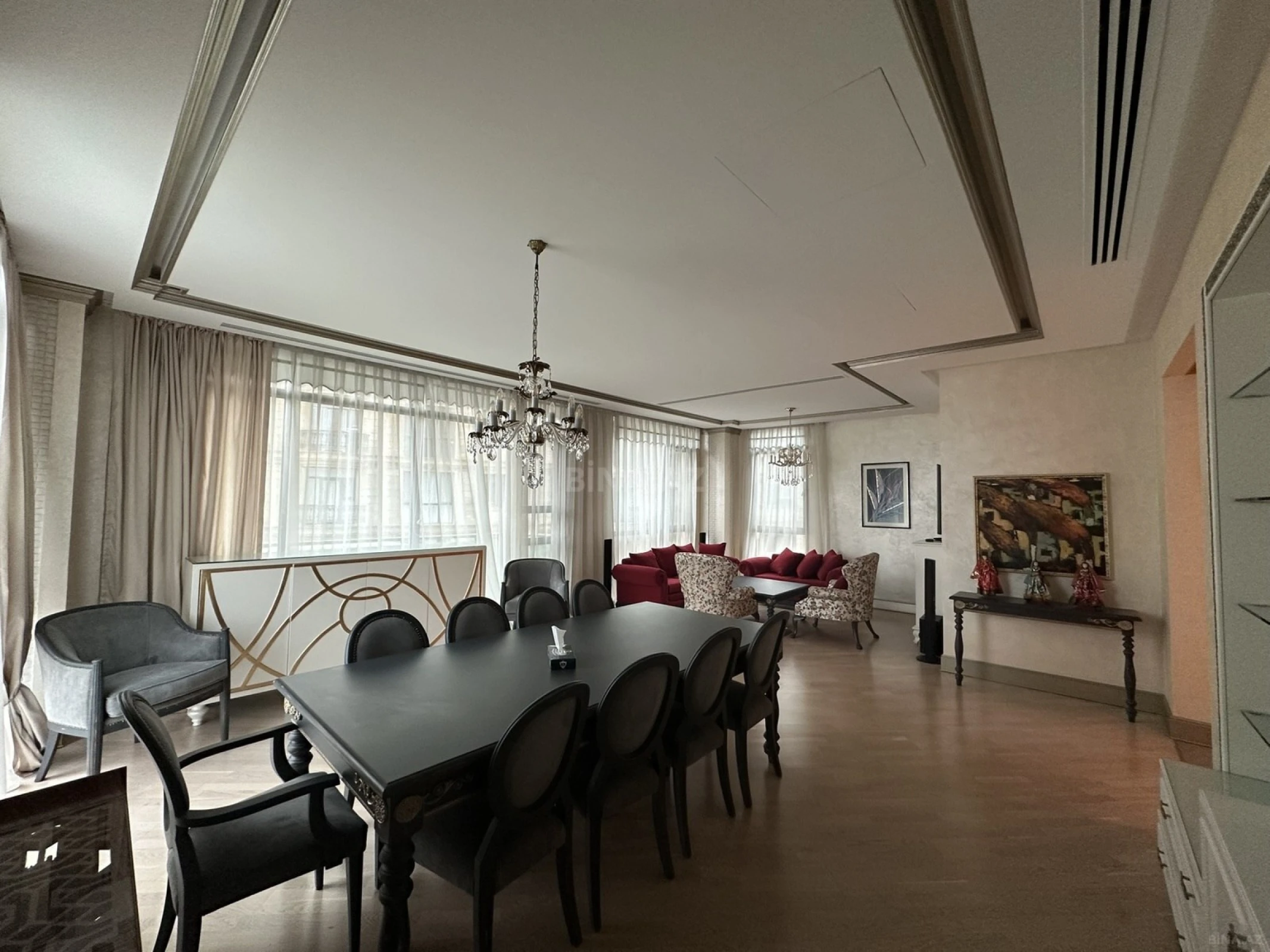 Kirayə verilir 3 otaqlı mənzil 170 m²