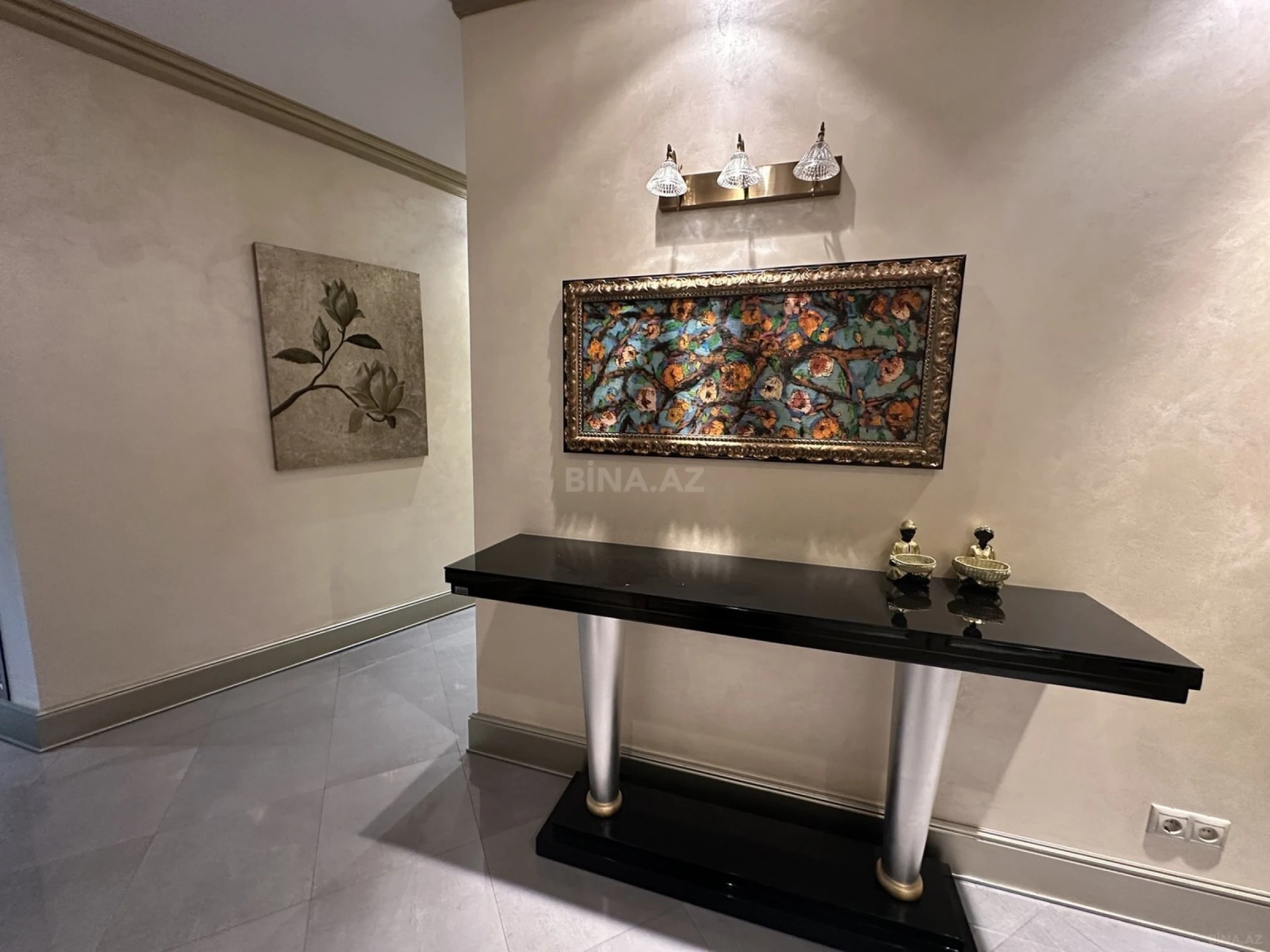 Kirayə verilir 3 otaqlı mənzil 170 m²