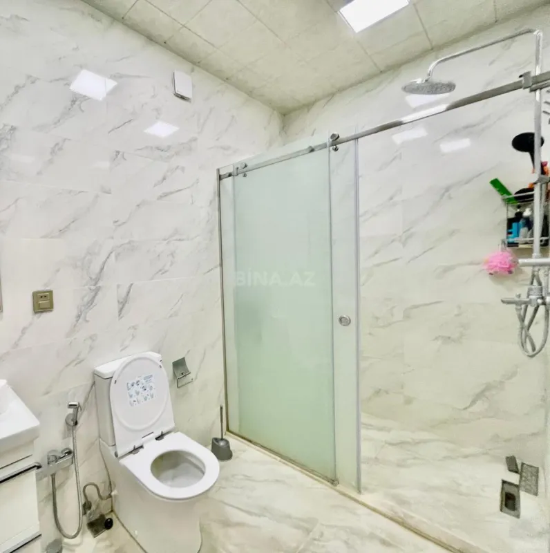 Kirayə verilir 3 otaqlı mənzil 140 m²