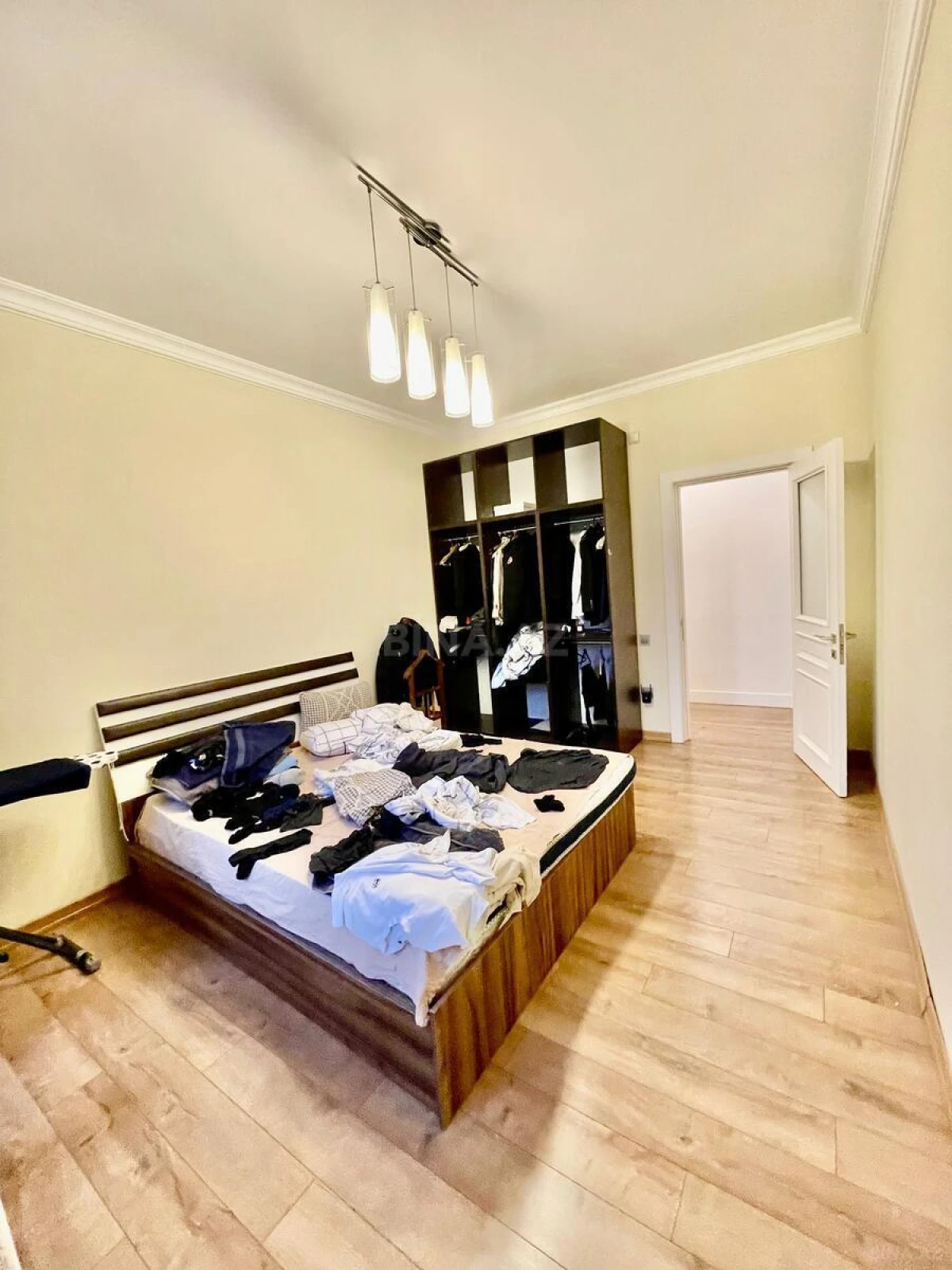 Kirayə verilir 3 otaqlı mənzil 140 m²