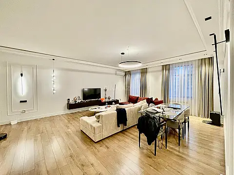 Kirayə verilir 3 otaqlı mənzil 140 m² — Bakı, Sahil qəs. 3 otaq 140.00 m²