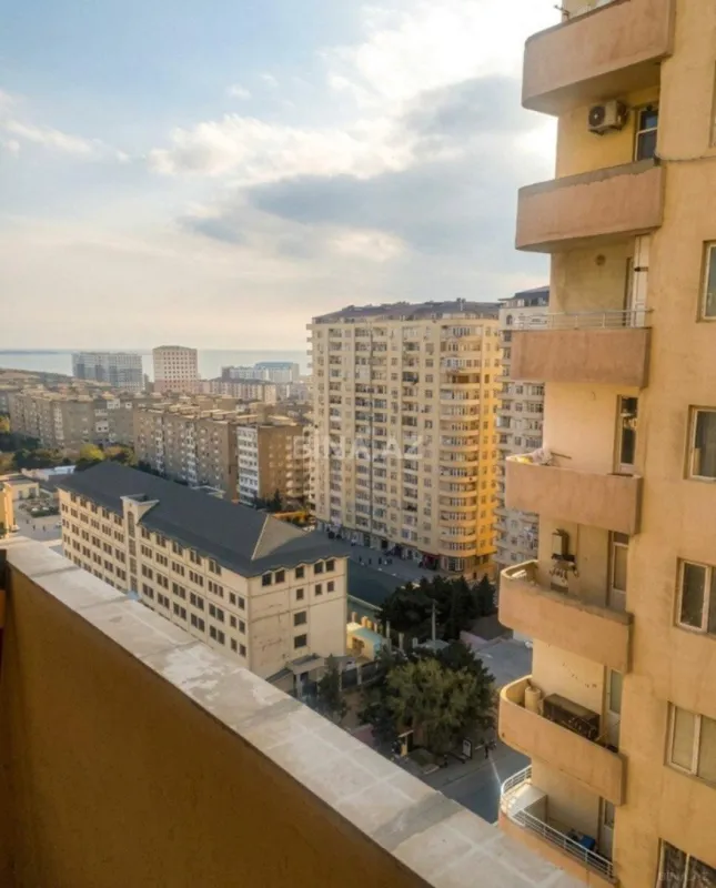 Satılır 2 otaqlı mənzil 65 m²
