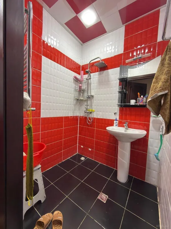 Satılır 2 otaqlı mənzil 65 m²