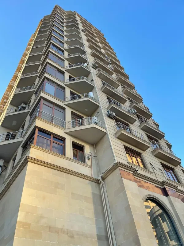 Kirayə verilir 2 otaqlı mənzil 96 m²