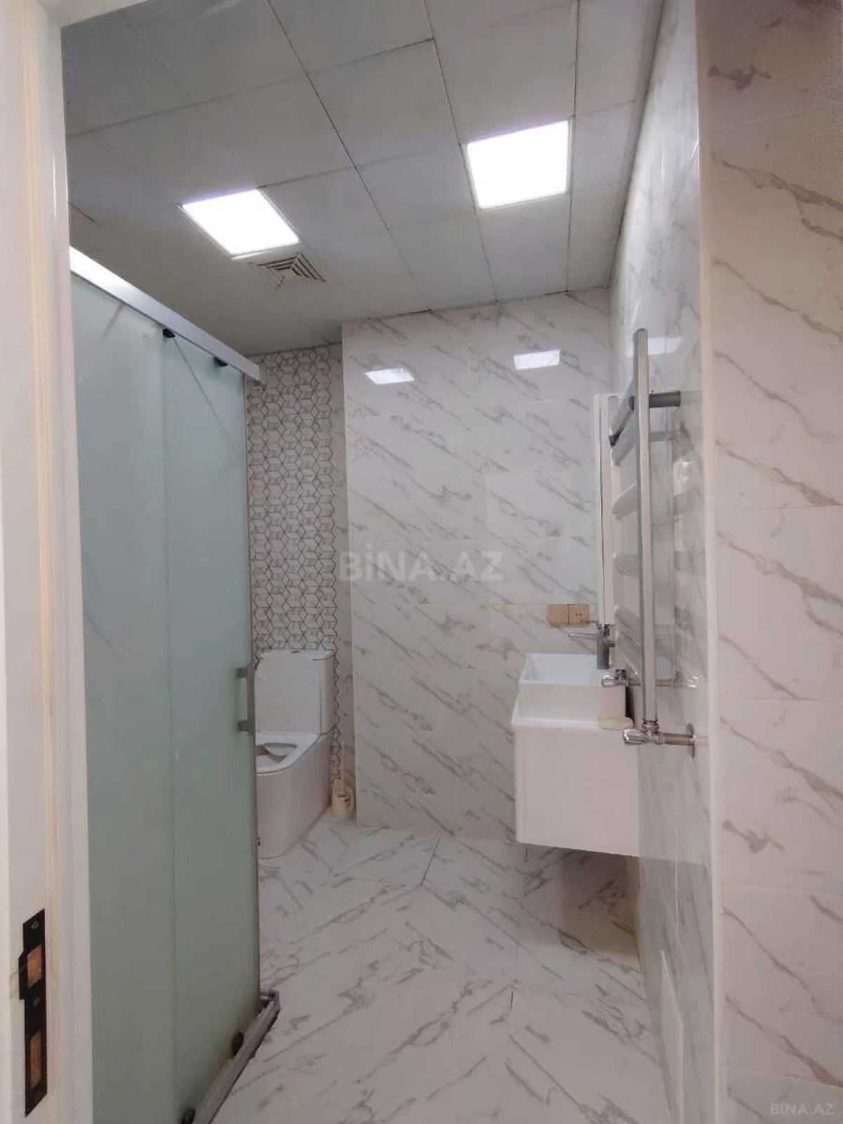 Kirayə verilir 3 otaqlı mənzil 105 m²