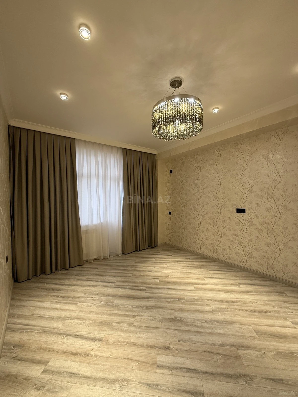 Satılır 3 otaqlı mənzil 86 m²