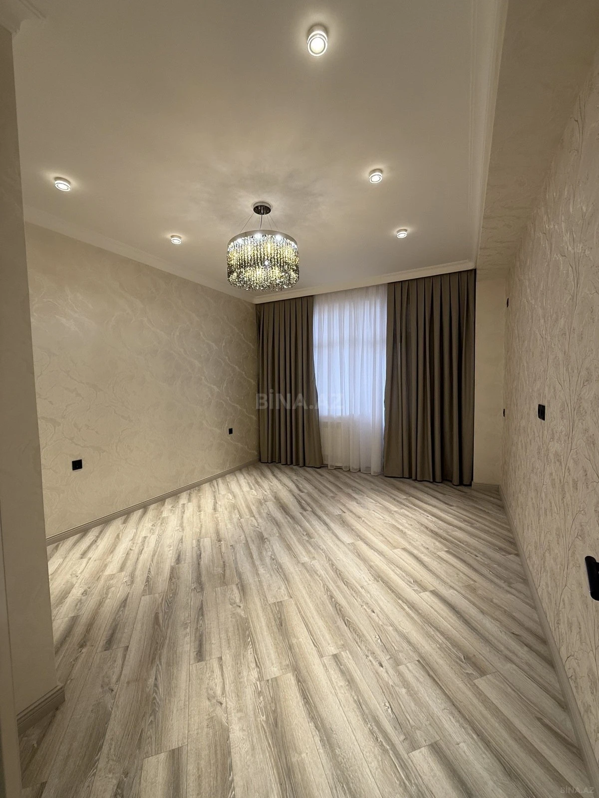 Satılır 3 otaqlı mənzil 86 m²