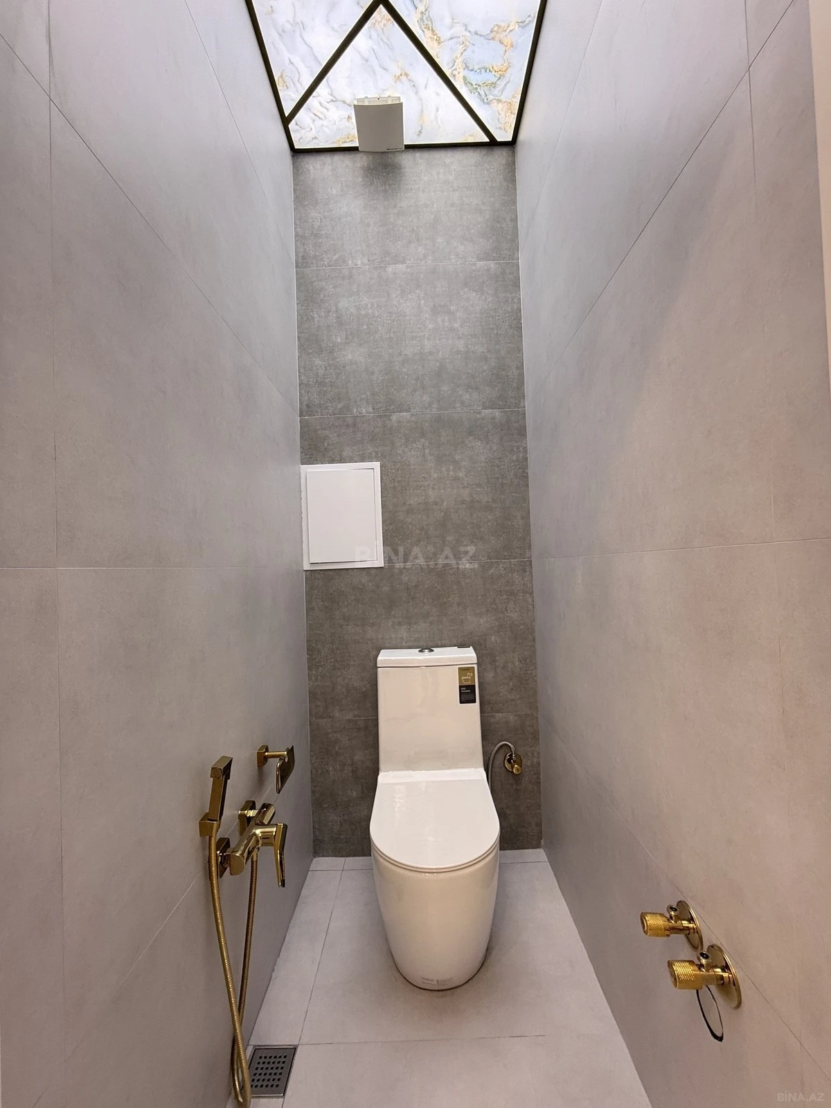 Satılır 2 otaqlı mənzil 84 m²
