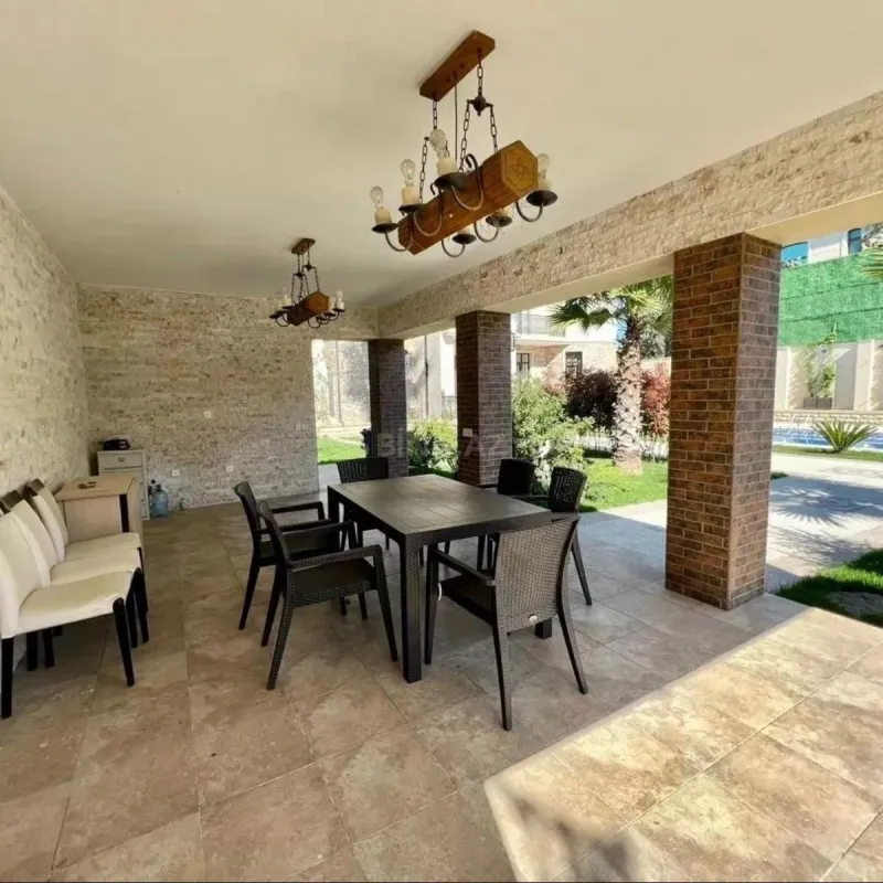 Kirayə verilir 5 otaqlı həyət evi 500 m²