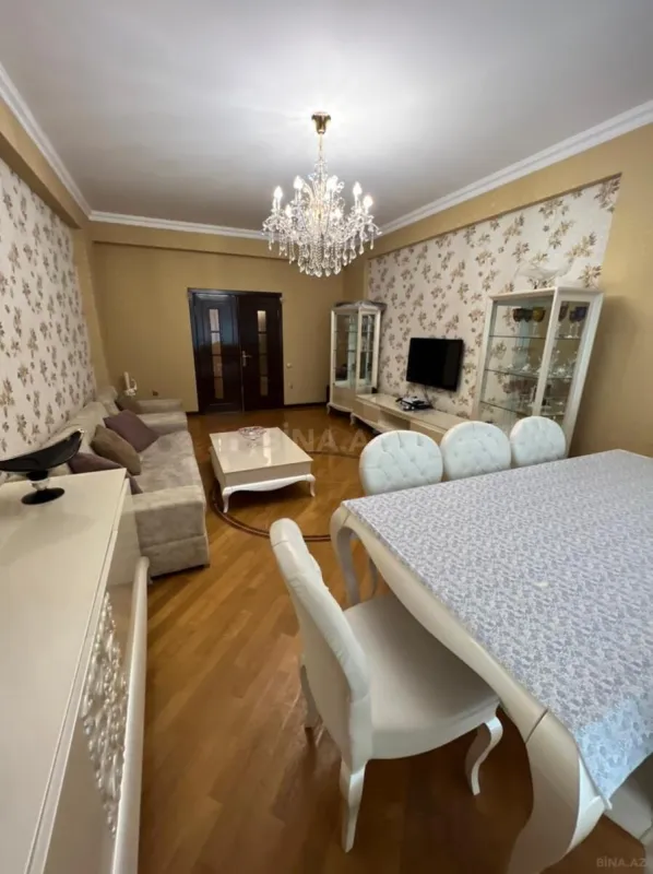Satılır 3 otaqlı mənzil 118 m²