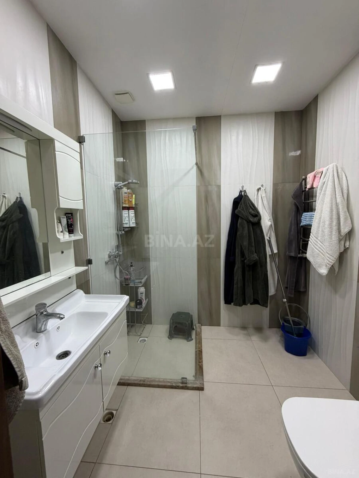 Satılır 3 otaqlı mənzil 131 m²