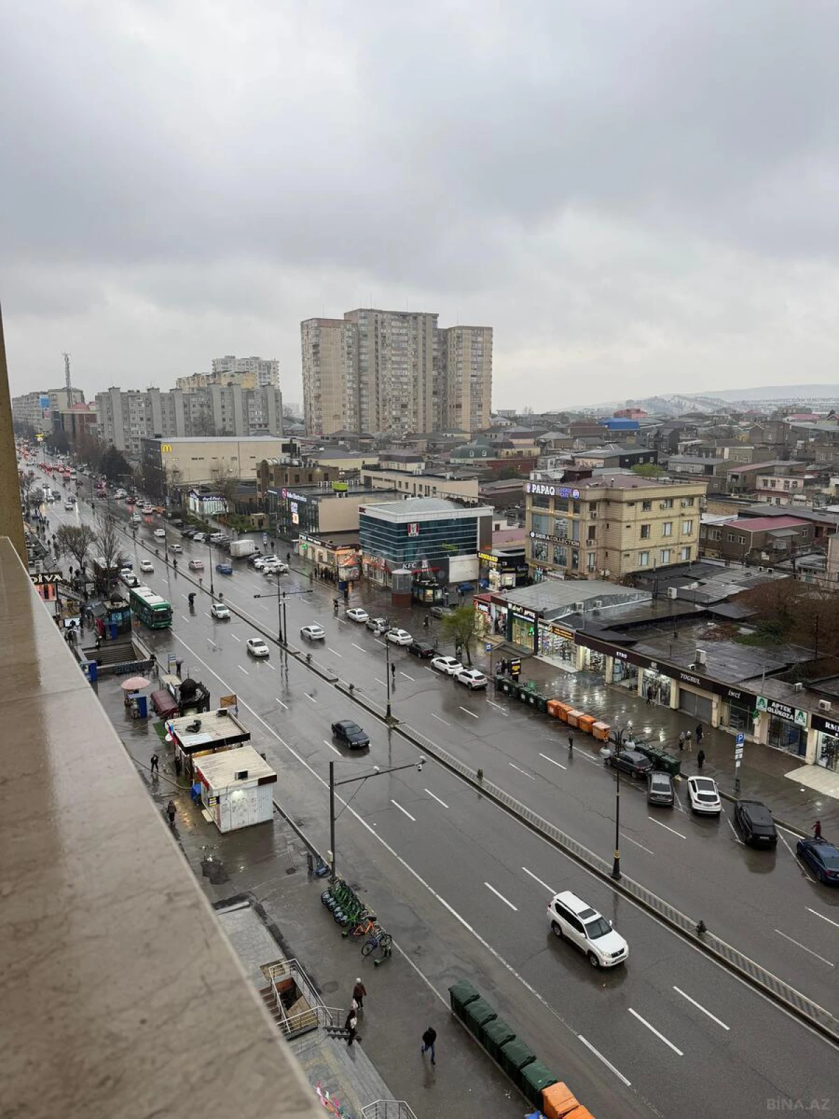 Satılır 3 otaqlı mənzil 131 m²