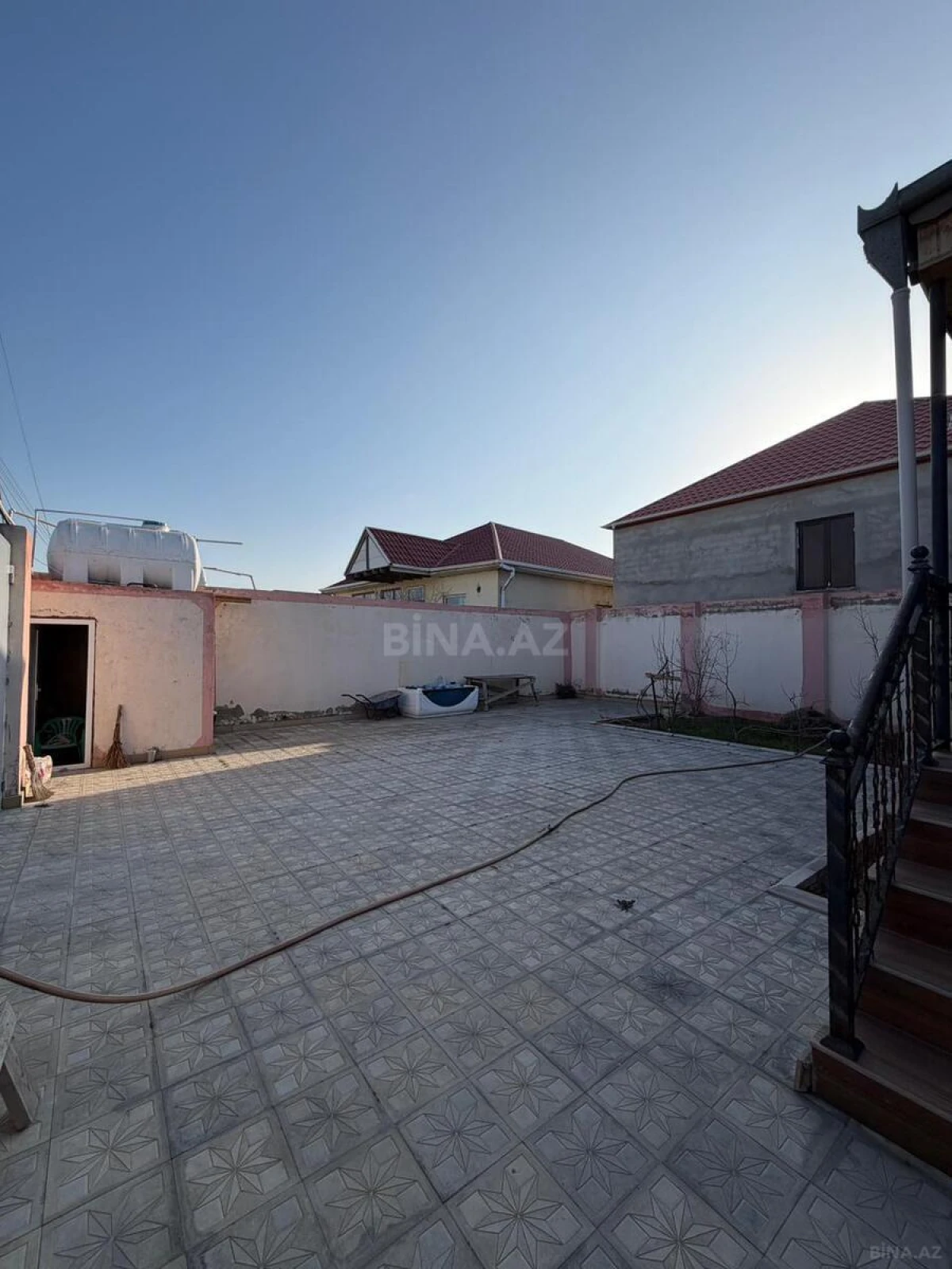 Satılır 4 otaqlı həyət evi 140 m²