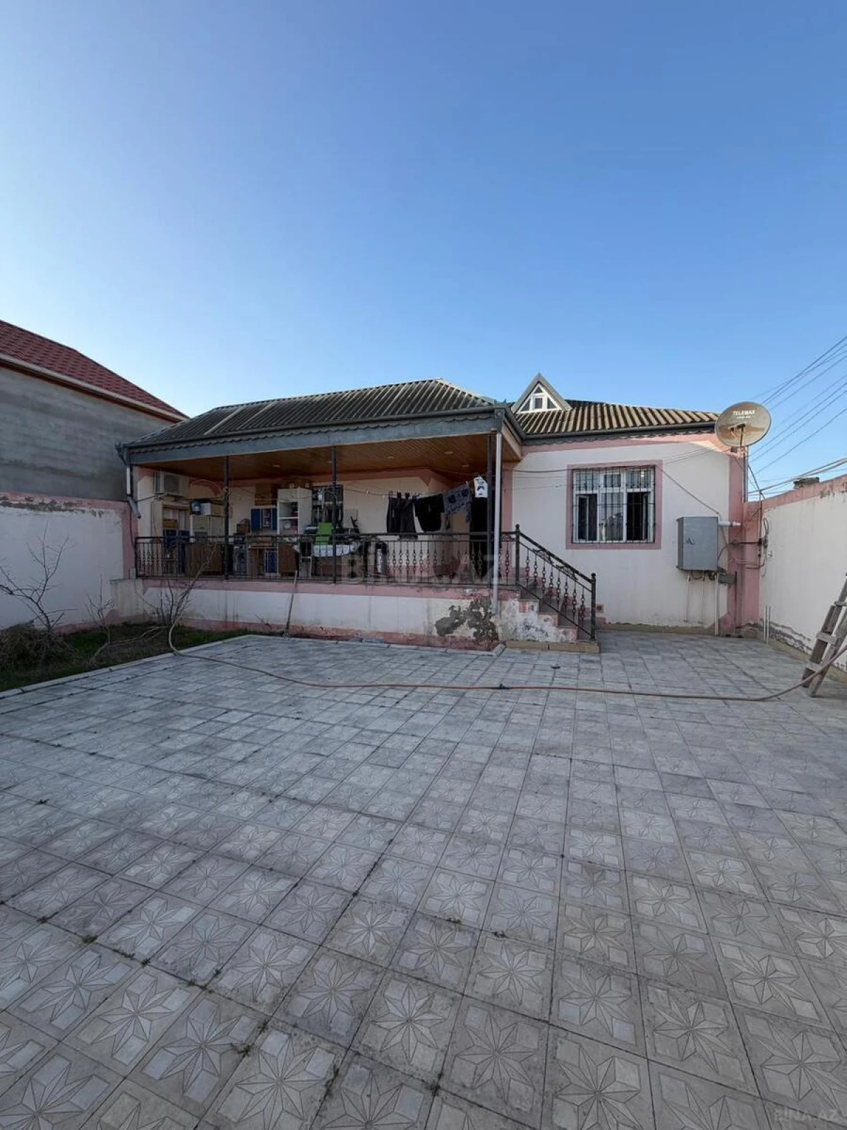 Satılır 4 otaqlı həyət evi 140 m²