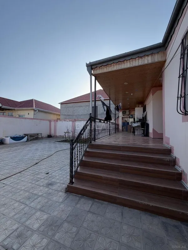 Satılır 4 otaqlı həyət evi 140 m²