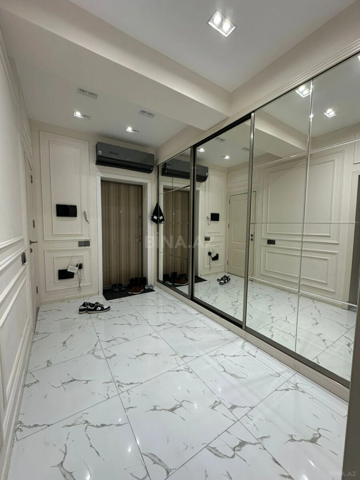 Satılır 2 otaqlı mənzil 53 m²