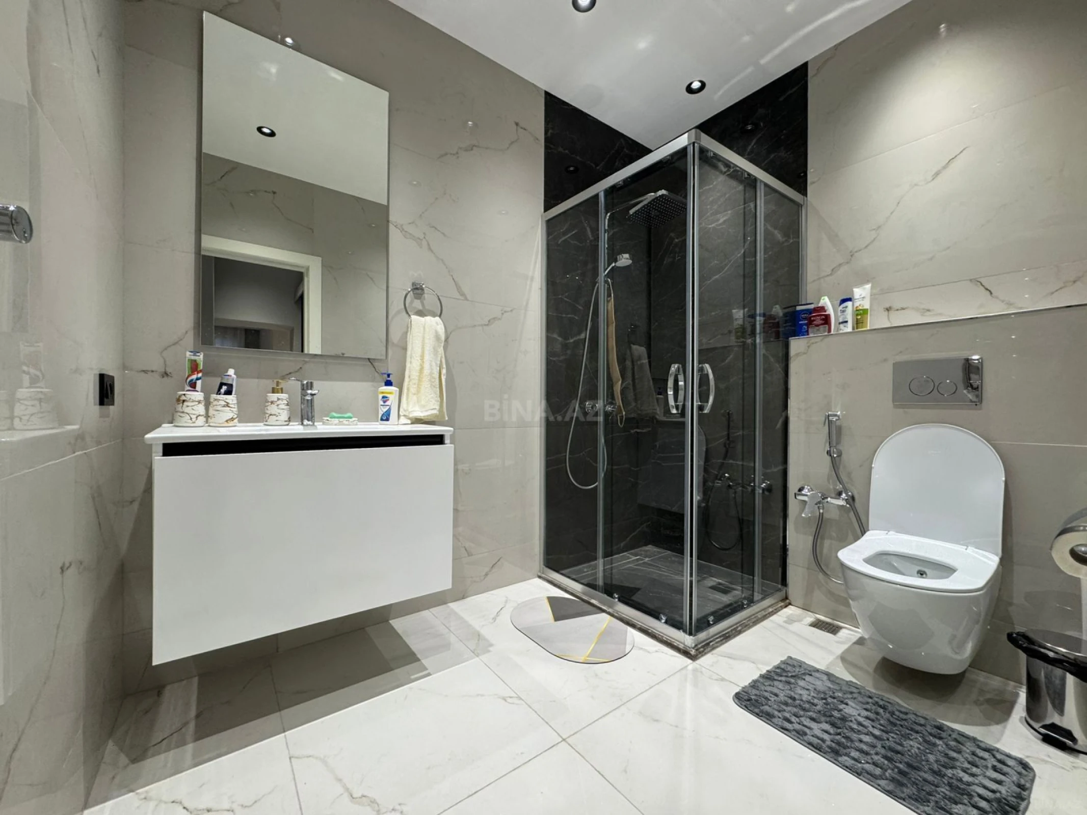 Satılır 2 otaqlı mənzil 80 m²