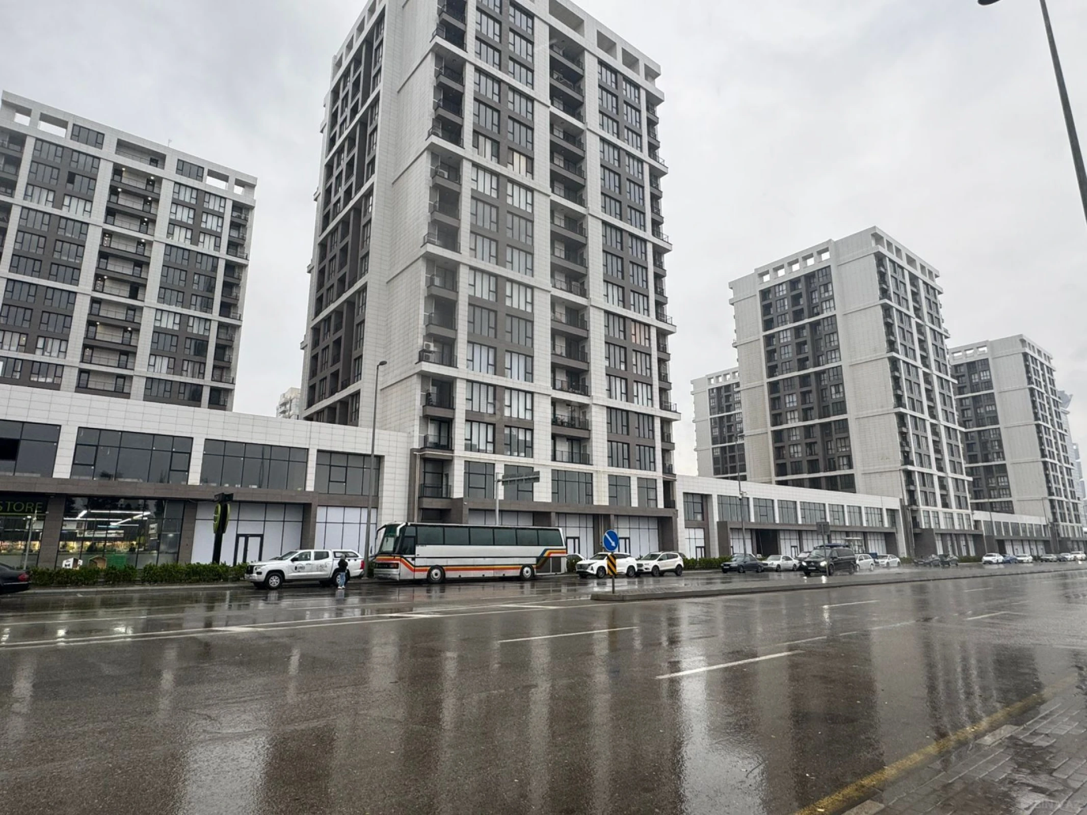 Satılır 2 otaqlı mənzil 80 m²