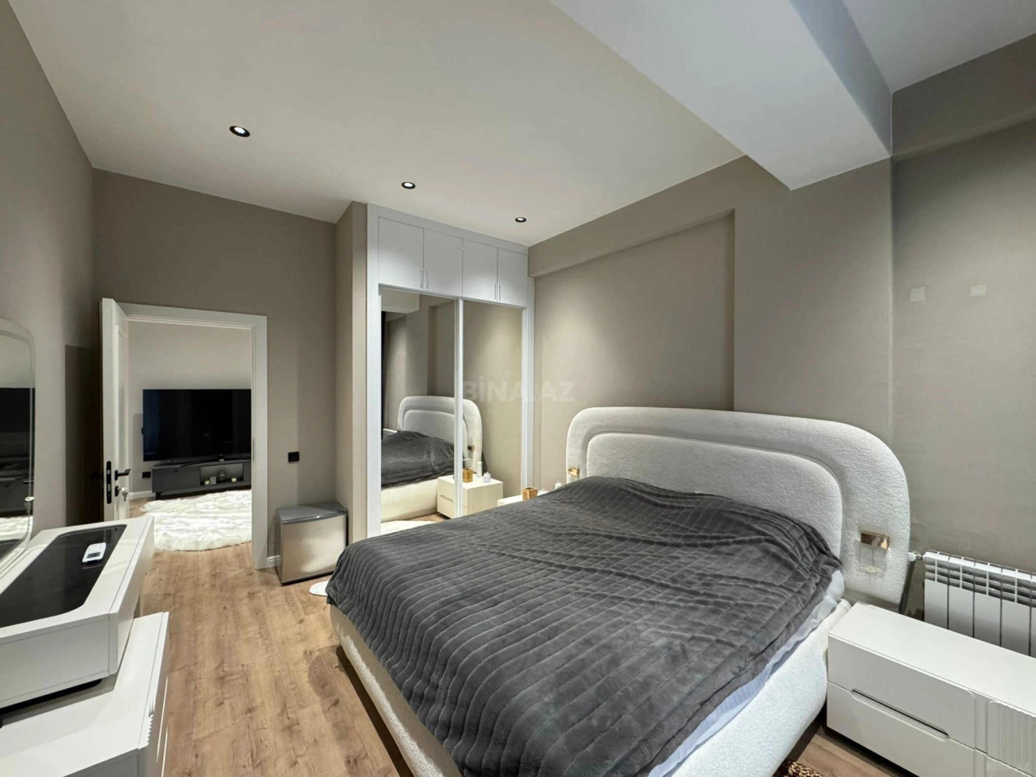 Satılır 2 otaqlı mənzil 80 m²