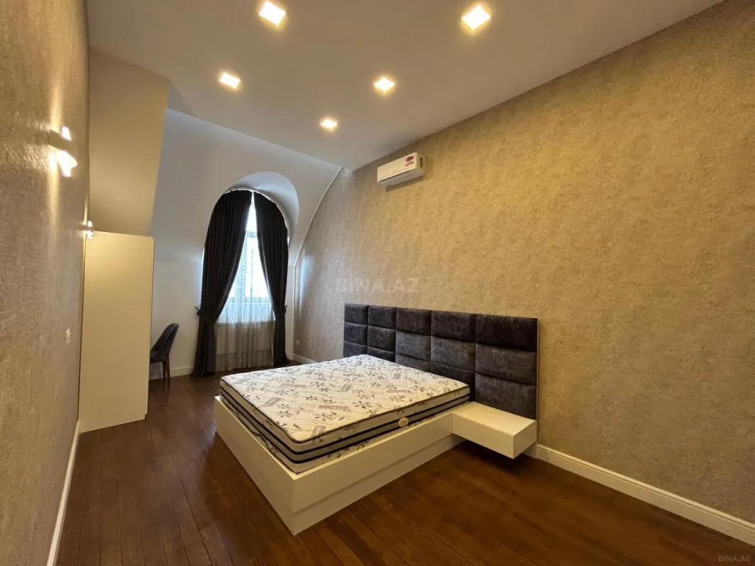 Satılır 6 otaqlı mənzil 275 m²