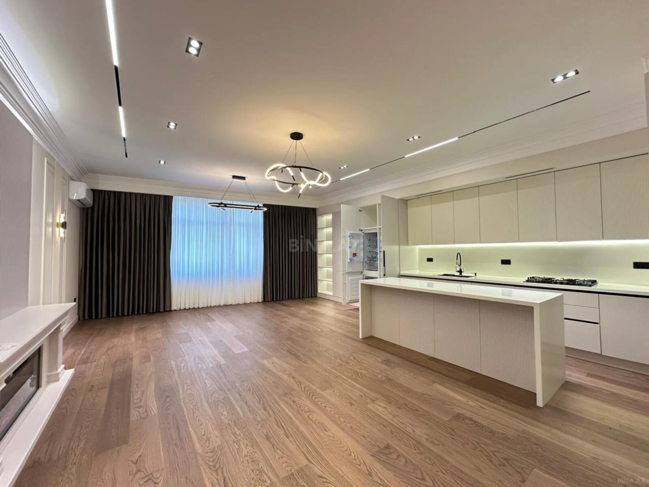 Satılır 4 otaqlı mənzil 190 m²