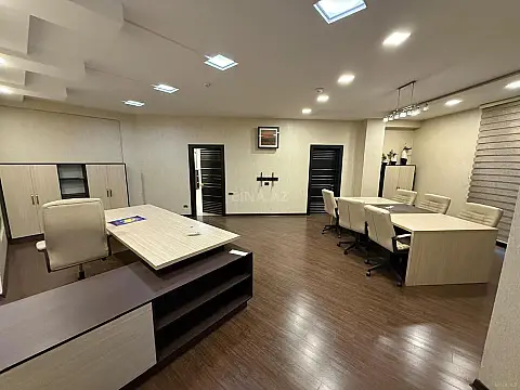 Kirayə verilir 8 otaqlı ofis 440 m²
