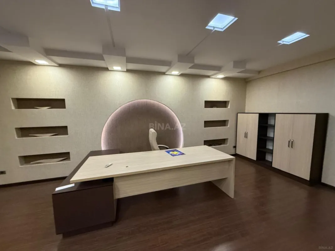Kirayə verilir 8 otaqlı ofis 440 m²