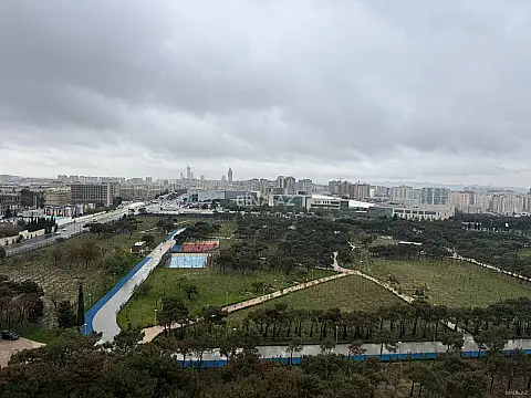 Satılır 4 otaqlı mənzil 150 m²