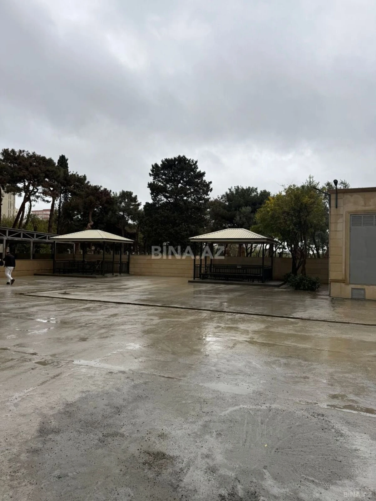 Satılır 4 otaqlı mənzil 150 m²