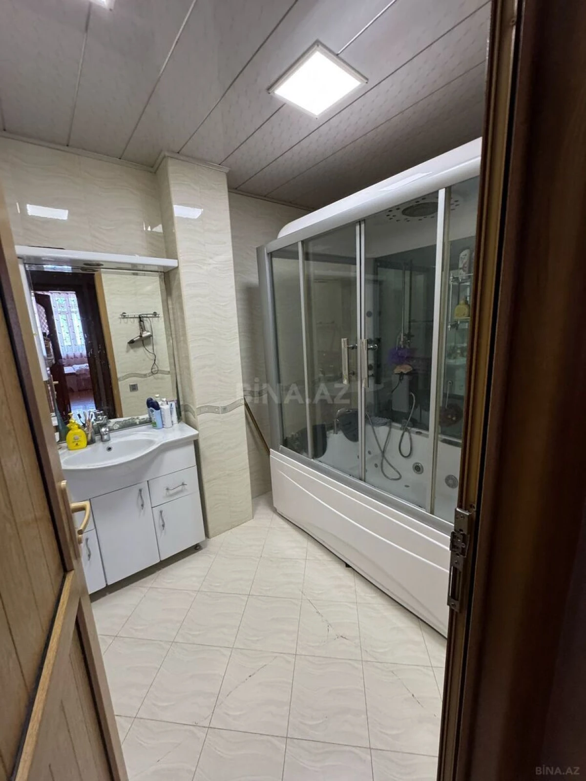 Satılır 3 otaqlı mənzil 153 m²